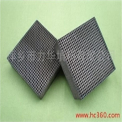 一氧化碳还原催化剂